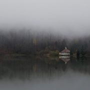 Haus im Nebel